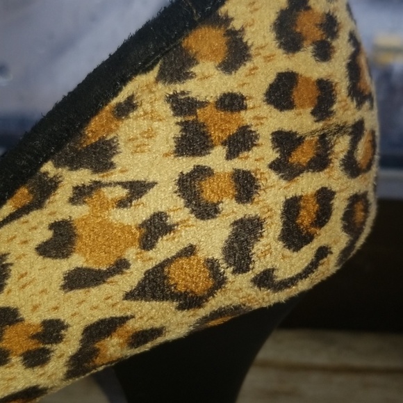 Faux suede leopard heels - Picture 5 of 6